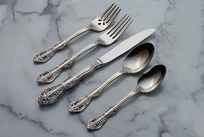 Oneida Teso 40-Piece Silverware Set with Caddy (Service for 8)